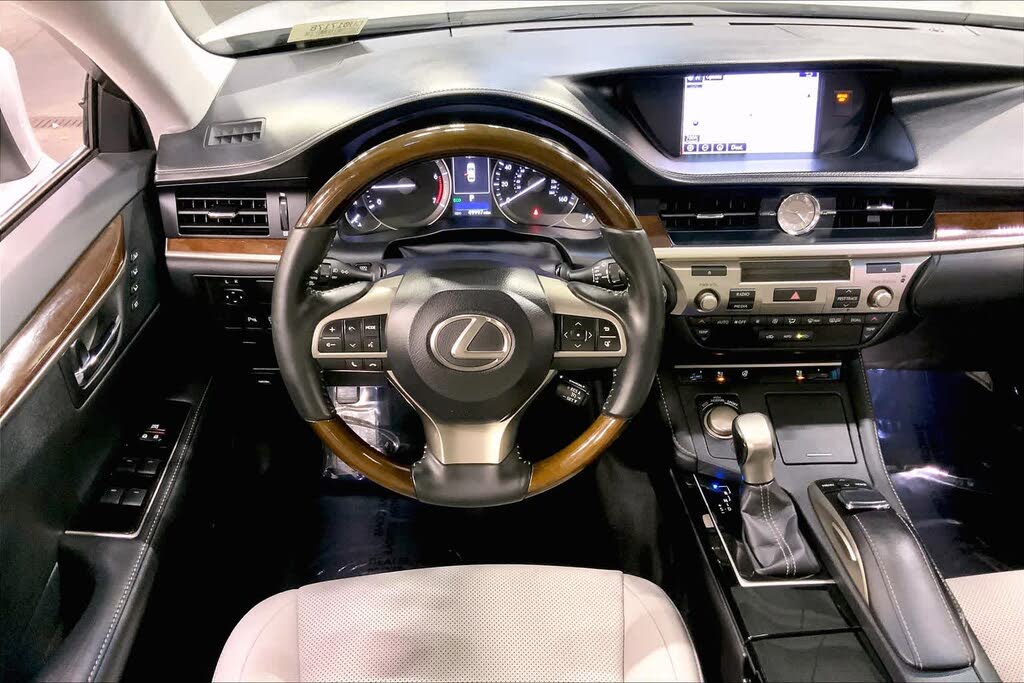 2022 Lexus ES 350