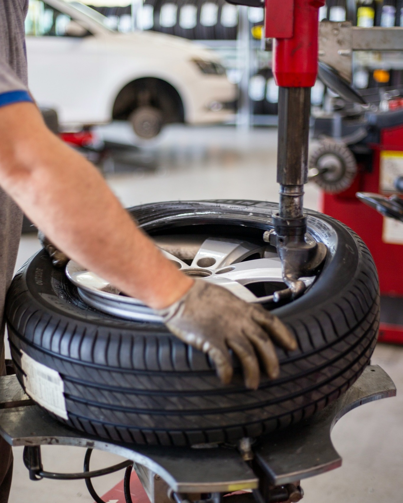 Car Tire Guide: How to Choose, Maintain & Replace Tires