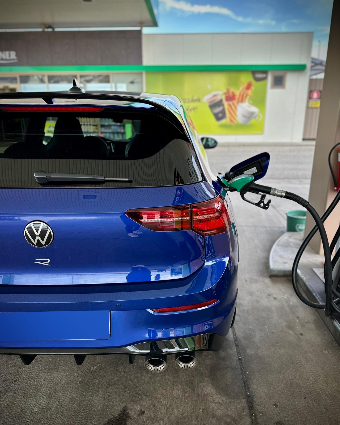 5 Super Easy Tricks to Improve Your Car's Fuel Economy and Save Money