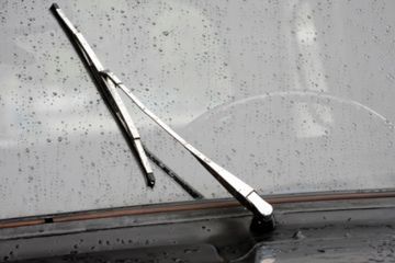 Who Invented the First Windshield Wipers?