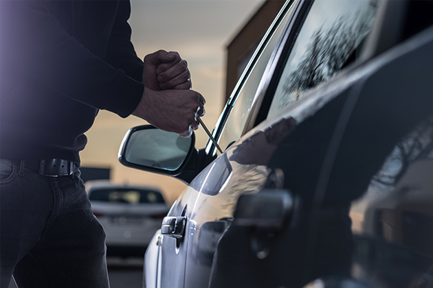 Dealership vs. Independent Mechanic: Which One is Best for Your Car?