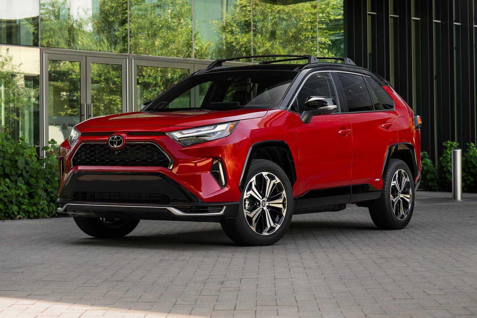 2025 Toyota RAV4 Plug-in Hybrid Review: A Capable and Efficient SUV