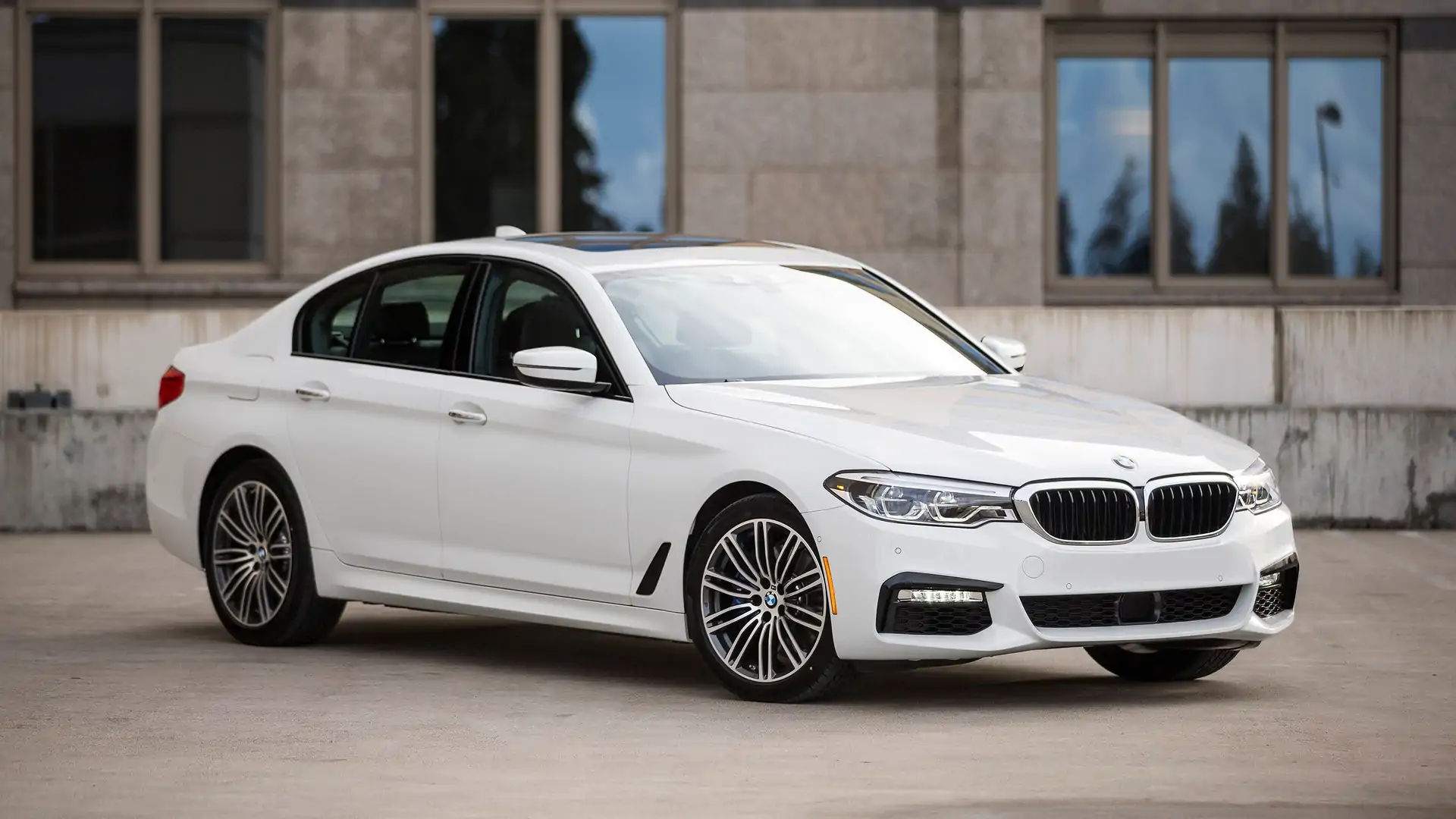 2017 BMW 5 Series Video Review