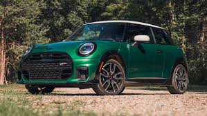 2017 Mini Countryman Review: Does It Still Deliver a Fun Driving Experience?