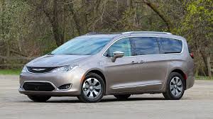2017 Chrysler Pacifica Review: Life on the Road in a Family Van