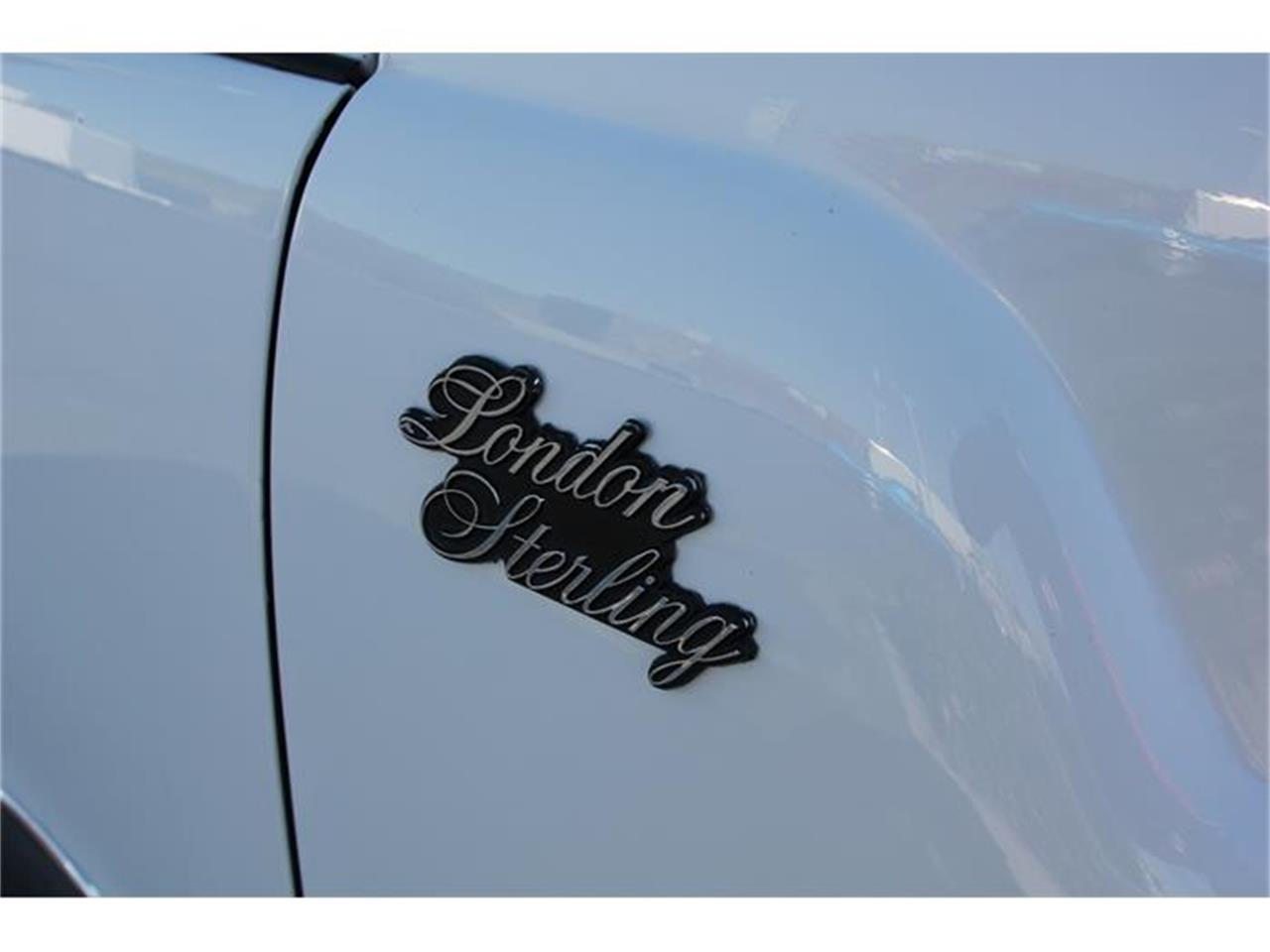 london Logo