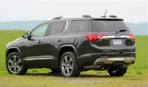 2017 GMC Acadia Debut: First Impressions of the Redesigned SUV