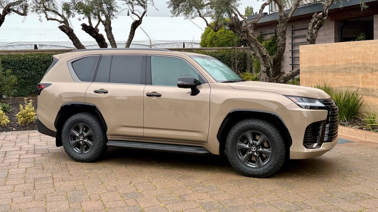 2025 Lexus LX 700h Overtrail Hybrid: Capability, Efficiency, and Off-Road Performance
