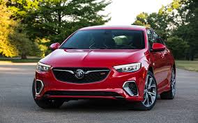 2018 Buick Regal TourX Review & Video Walkthrough