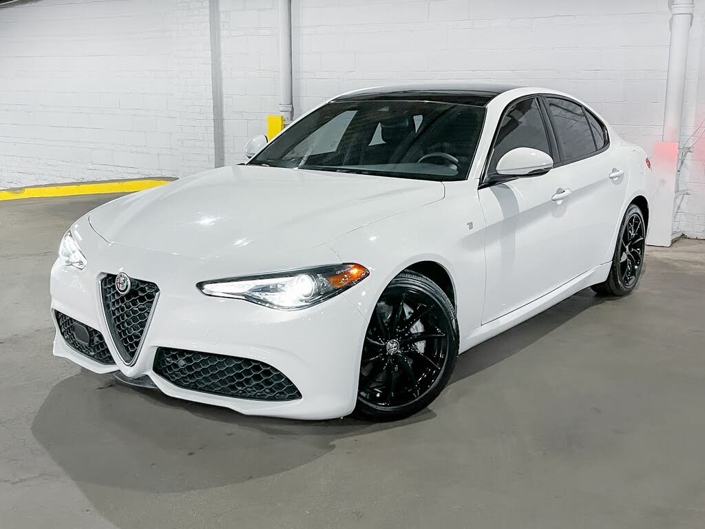 2022 Alfa Romeo Giulia's Image