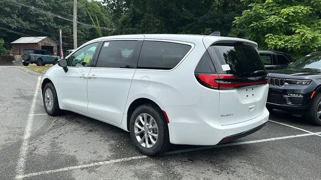 2024 Chrysler Pacifica